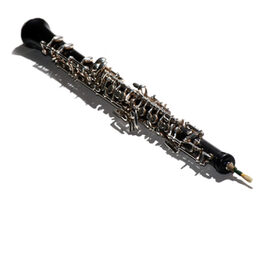 Die Oboe auf weißem Hintergrund
